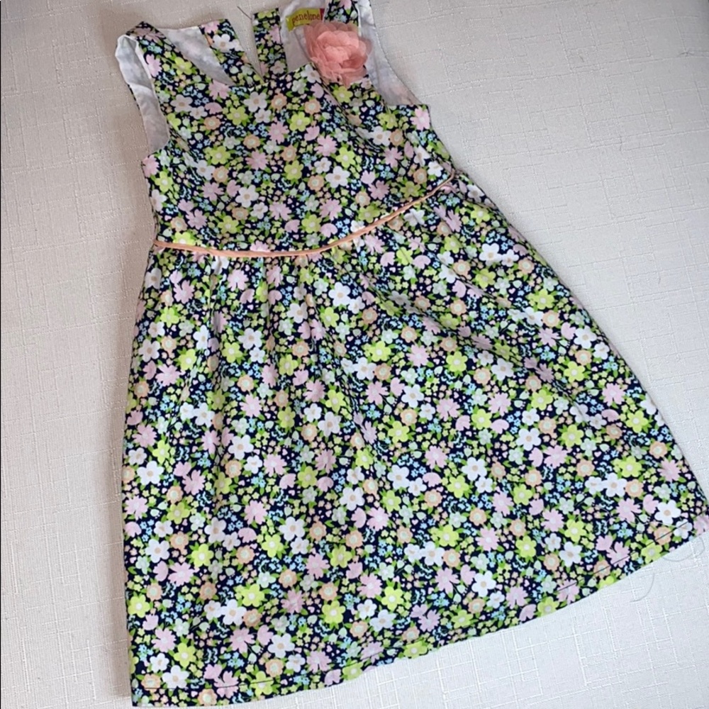 Girls dress
